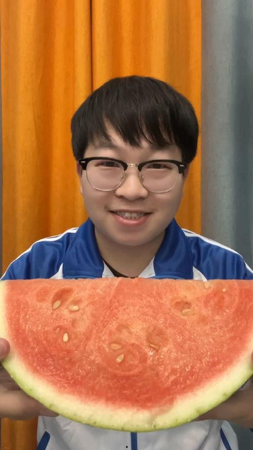 沉浸式欣赏吃瓜,跟随味蕾畅游吃瓜盛宴