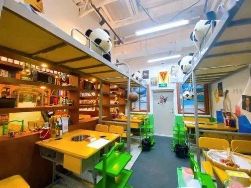 学校展览室吃瓜,展览室里的趣味时光