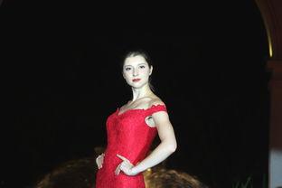 唐代美女吃瓜照片,古韵美图再现瓜果盛宴