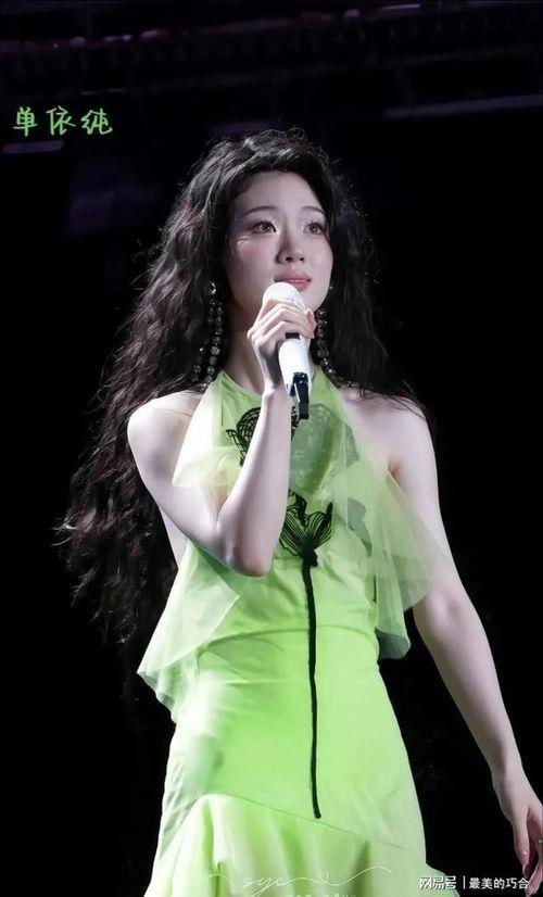 吃瓜女歌手,揭秘吃瓜女歌手的传奇人生